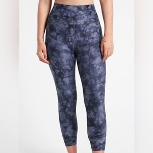 Athleta Salutation Stash Pocket Printed 7/8 Leggings